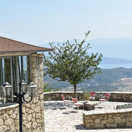 Estate Dafnopanagia Luxury Ourania *